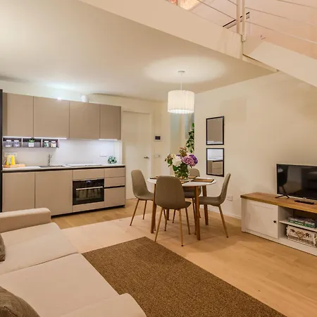 La Casa Di Ale By Interhome Lägenhet Como